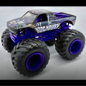 2014 Hot Wheels King Krunch Monster Jam Truck Monster Mud  Action Set